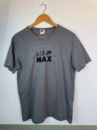 Lote 5 Camisetas Talla L Nike, Hugo Boss, NB, TH