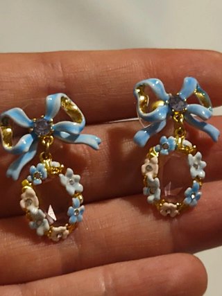 Pendientes Les Néréides Esmaltados Flores y Lazos