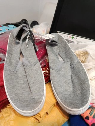 Zapatillas grises nuevas mujer