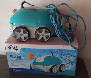Limpiafondos piscina azul y gris