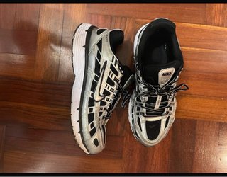 Nike P-6000 Negro/Plata