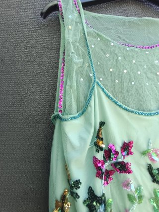 Top verde con lentejuelas