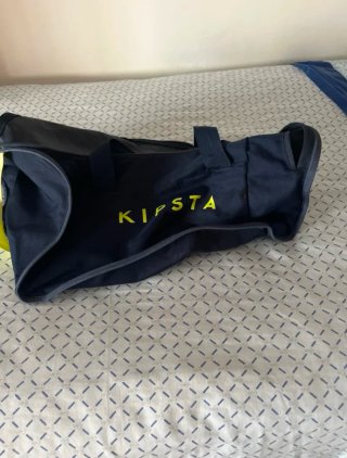 Bolsa de deporte Kipsta azul y amarilla