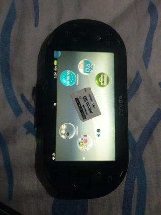 PS Vita slim 2000