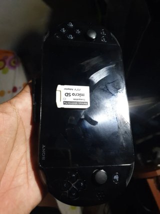 PS Vita slim 2000
