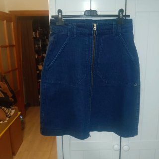 Ropa azul marca Swan