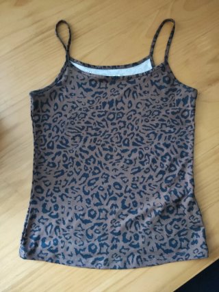 Camiseta tirantes estampado leopardo
