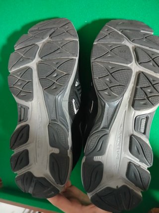 Asics Gel Negras y Grises Talla 42