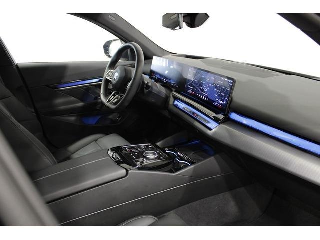 BMW Serie 5 2026, foto 8
