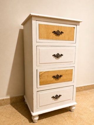 Cómoda de madera para restaurar