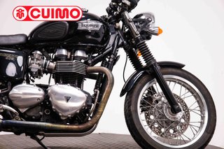 TRIUMPH THRUXTON 900