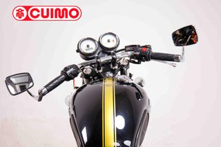 TRIUMPH THRUXTON 900