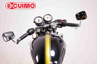 TRIUMPH THRUXTON 900