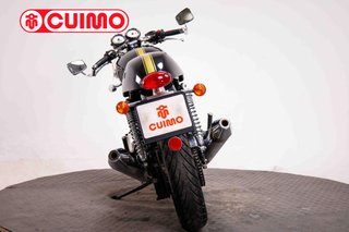 TRIUMPH THRUXTON 900