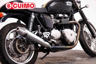 TRIUMPH THRUXTON 900