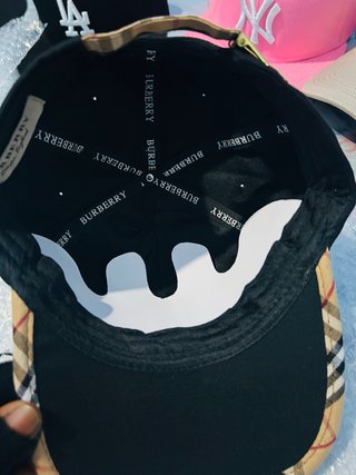 Gorra Burberry Negra y Beige