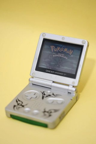 Nintendo Game Boy Advance SP Tribal