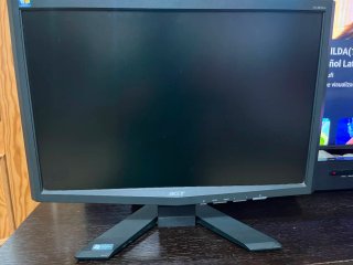 Monitor LCD Acer da 19 pollici