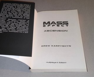 Mass Effect Ascension (ITA) libro Multiplayer Ediz