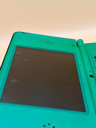 Nintendo DSi XL Verde + Caricatore compatibile