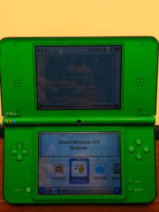 Nintendo DSi XL Verde + Caricatore compatibile