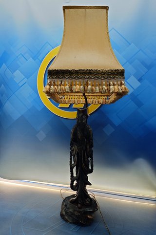 Lampada Vintage Figura Orientale Pietra Intagliata