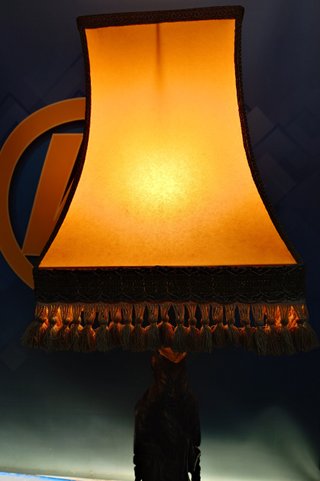 Lampada Vintage Figura Orientale Pietra Intagliata