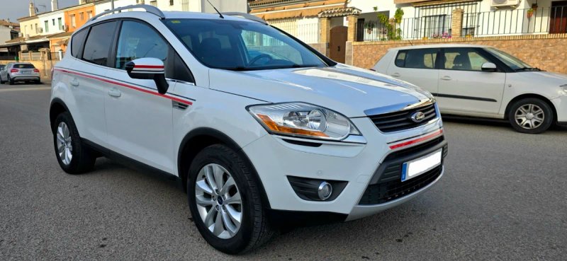 Ford Kuga 2011 - foto 1
