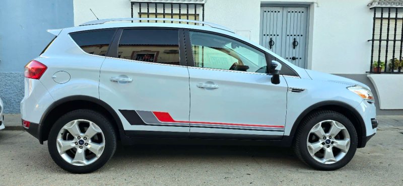 Ford Kuga 2012 - foto 1