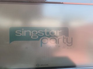 Play2 +  mando, 5 juegos y micrófonos + tele lg 32