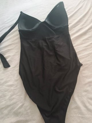 Malla negra de una pieza