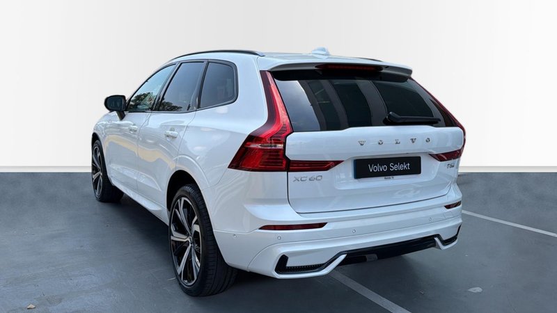 Volvo XC60 2025, foto 2
