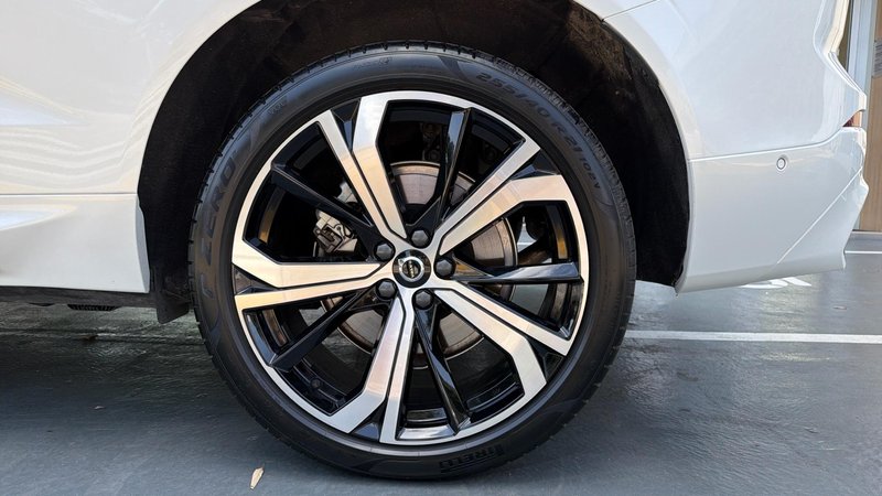 Volvo XC60 2025, foto 10