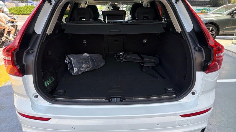 Volvo XC60 2025, foto 14
