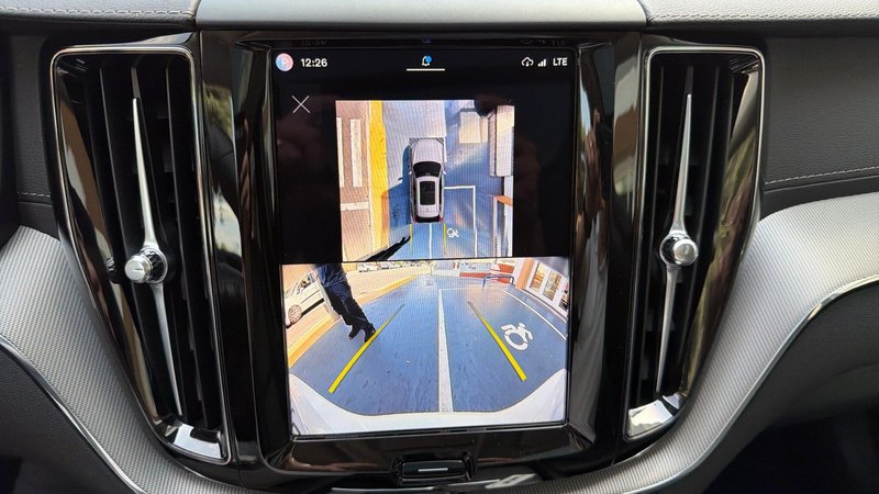 Volvo XC60 2025, foto 16