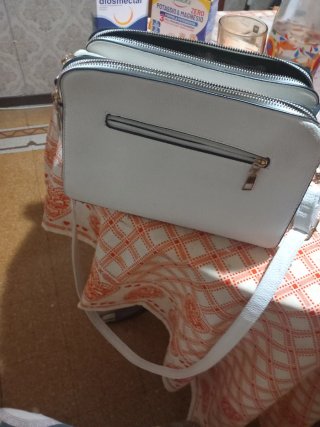 Vendesi borsa bianca Plurispazia;  no brand