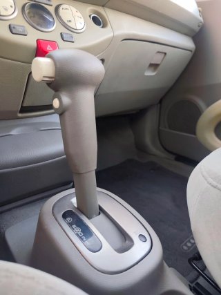 Nissan Micra Automático *Pegatina ambiental*