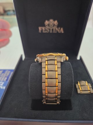 Festina Titanio Crono y alarma modelo 6789