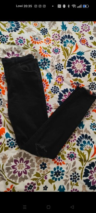 Pull&Bear Jeans Negros Rotos Mujer talla 36