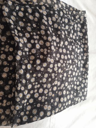 Foulard Terranova nero con margherite bianche donn