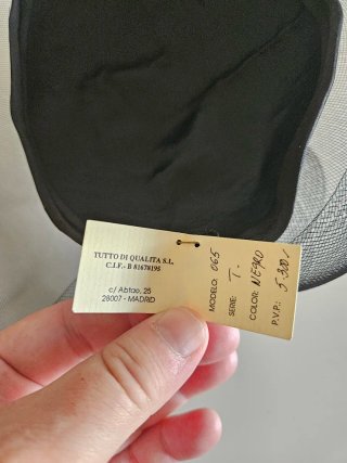 Tocado negro para boda