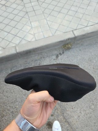 Cubre sillín Btwin Memory Foam Negro