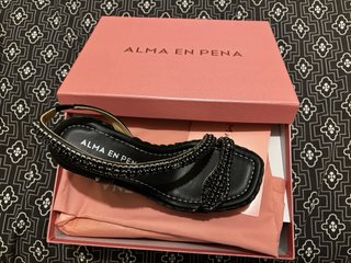 Sandalia Alma en Pena Piel, 37 Negra, cuña 9’5cm