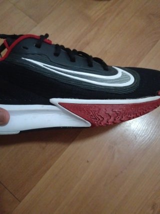 Zapatillas Nike Negras y Rojas