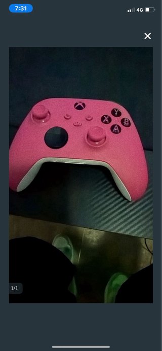 Xbox Series X + Mando Rosa