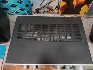 Amplificador Yamaha y altavoces Infinity