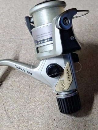 Carrete de pesca pequeño