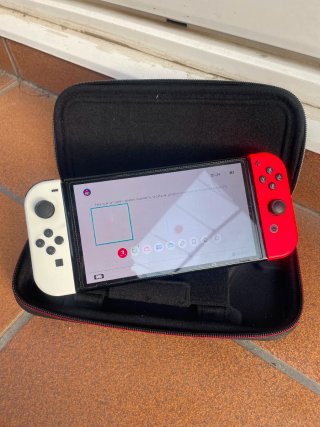 NINTENDO SWITCH OLED + FIFA 21 FIFA 18 + FUNDA