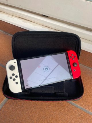 NINTENDO SWITCH OLED + FIFA 21 FIFA 18 + FUNDA