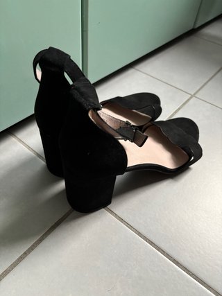 Scarpe con tacco nero donna